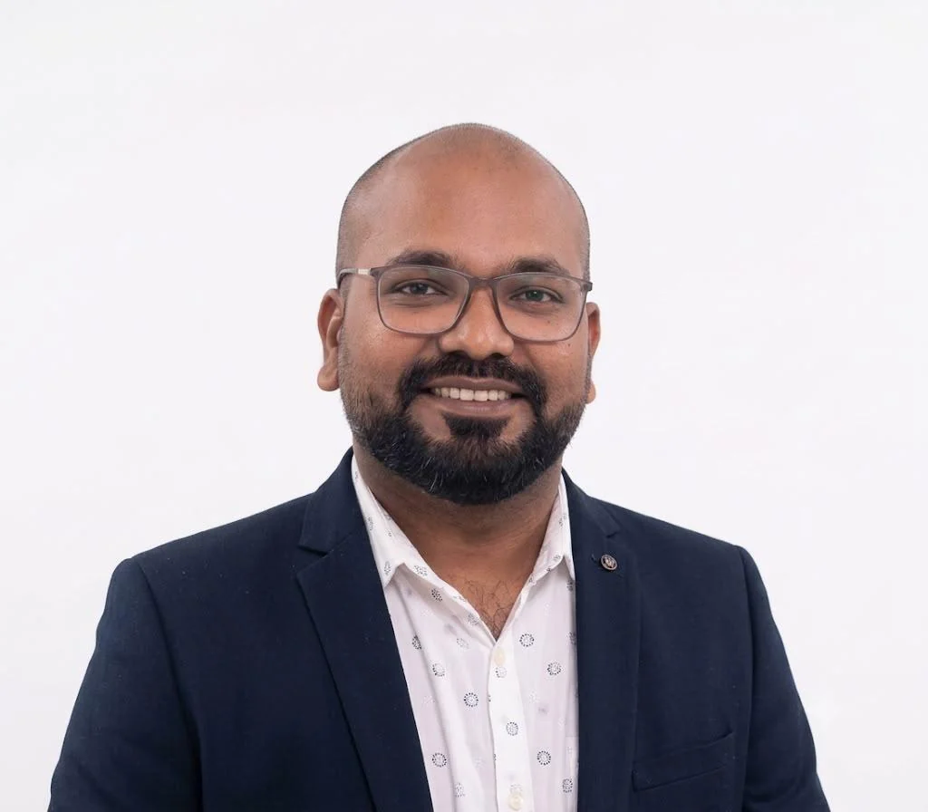 Dr. Seshu, BDS, MDS, Implantologist at Mahendra's Dental Studio, Hyderabad